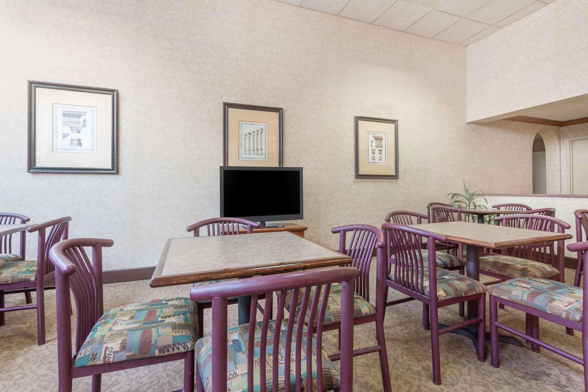 Days Inn By Wyndham Athens Ngoại thất bức ảnh