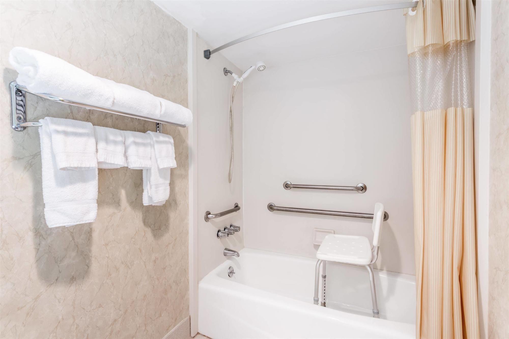 Days Inn By Wyndham Athens Ngoại thất bức ảnh